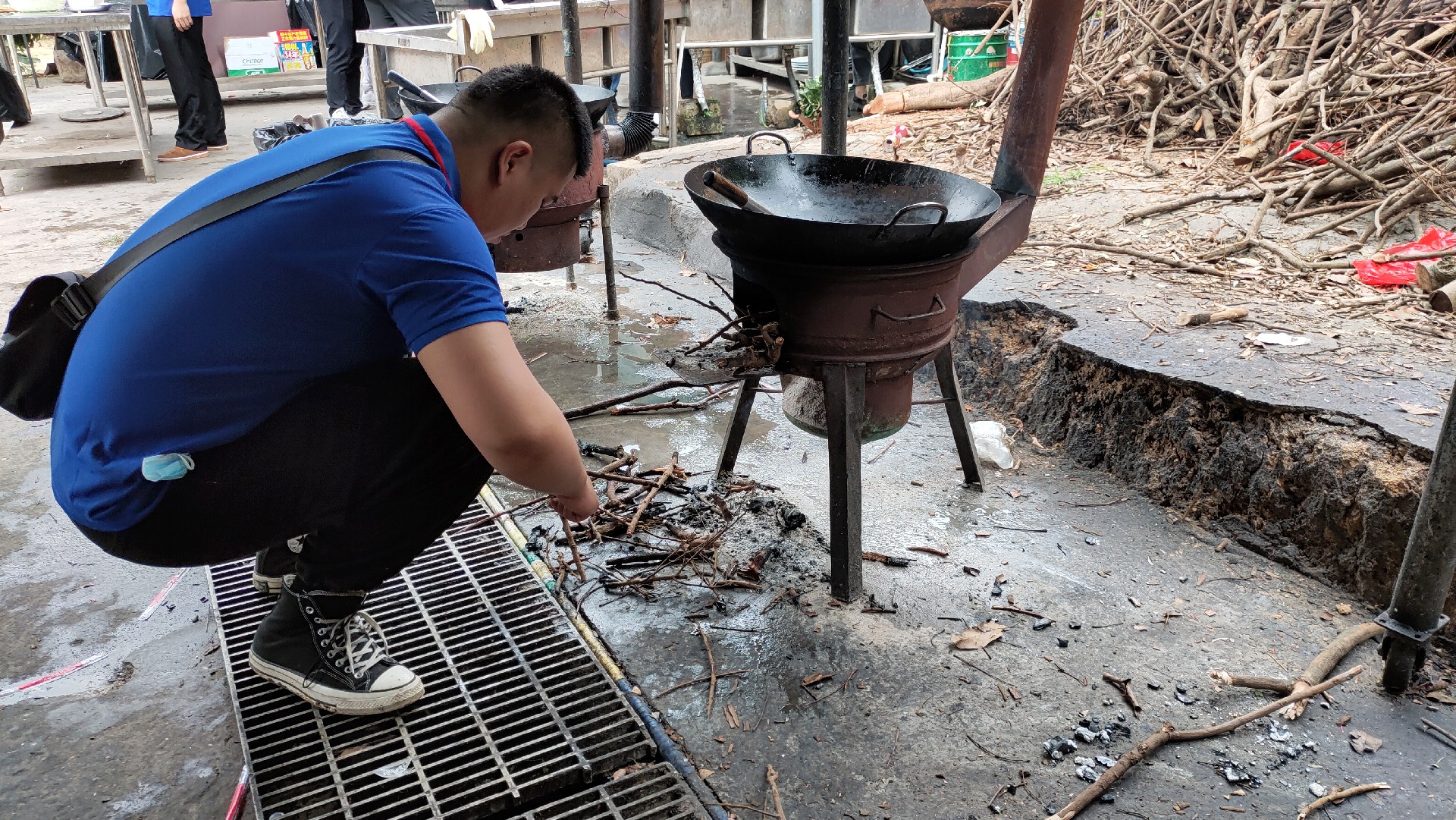 松湖騎行，穿樹飛花；農(nóng)家休閑，擁抱自然