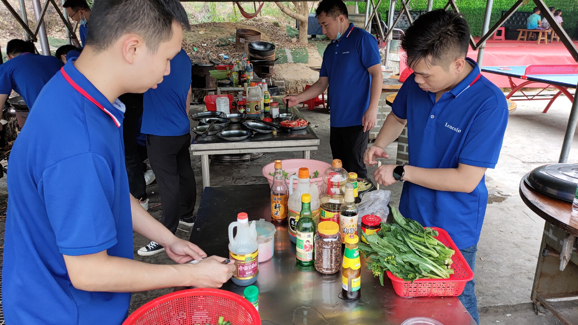 松湖騎行，穿樹(shù)飛花；農(nóng)家休閑，擁抱自然